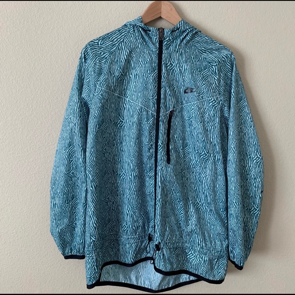NIKE Women Zebra Windbreaker